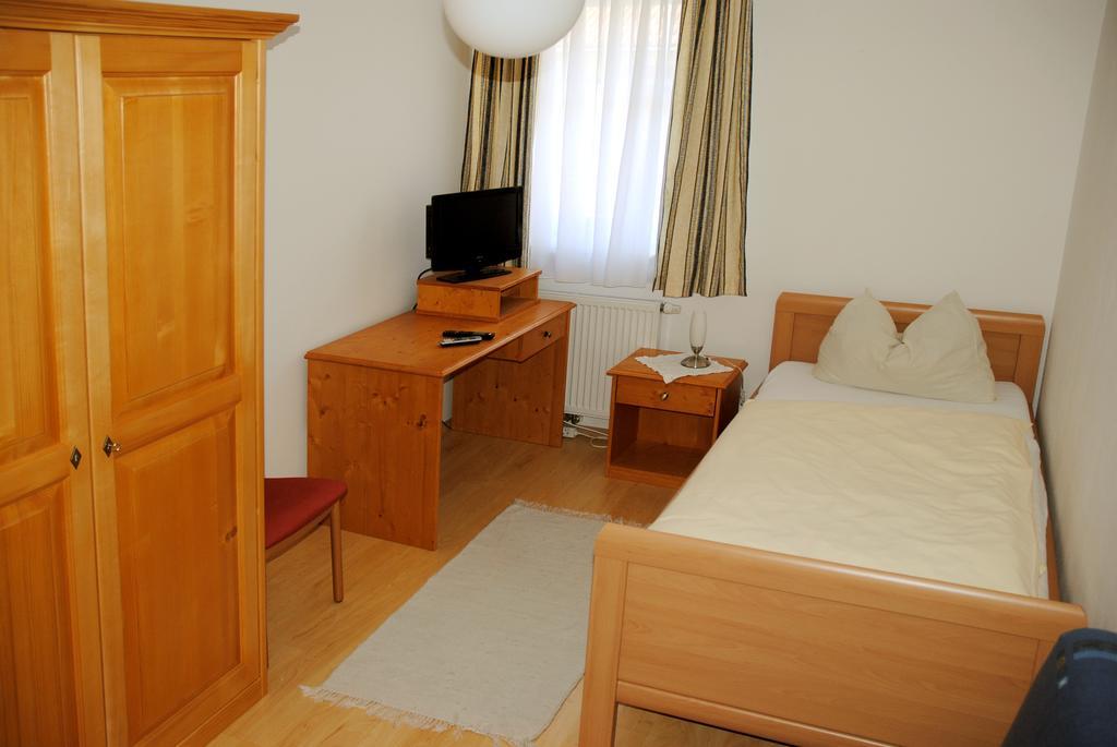 Pension Hiesel-Villa Untersbergblick Anthering Bilik gambar