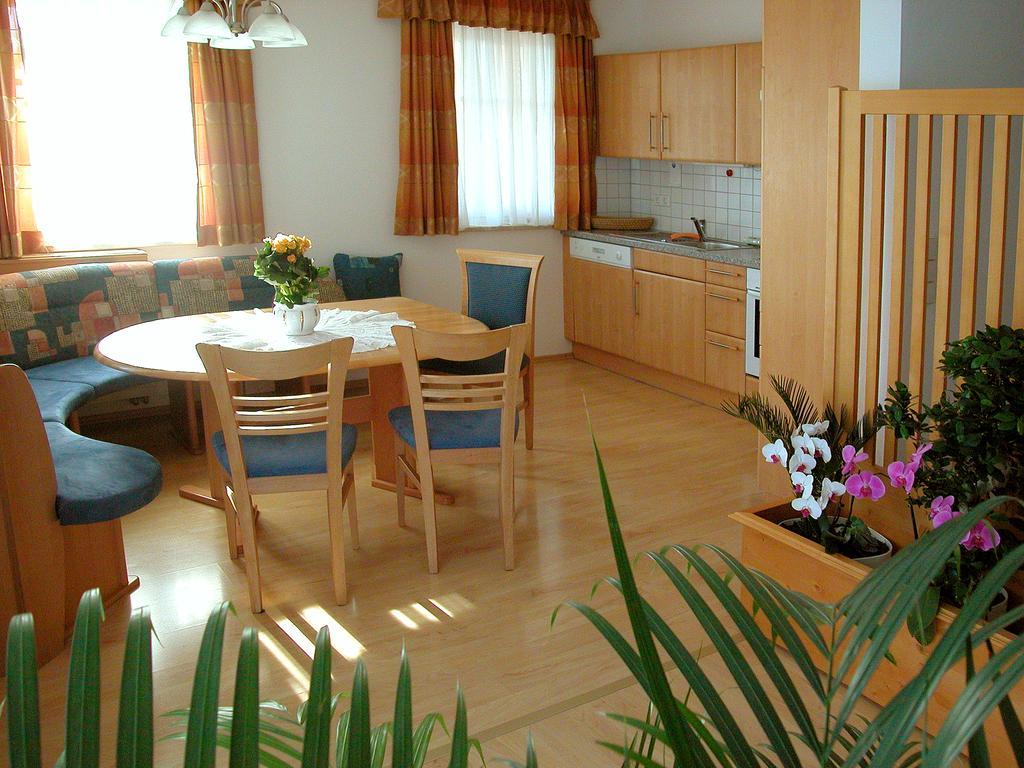 Pension Hiesel-Villa Untersbergblick Anthering Bilik gambar