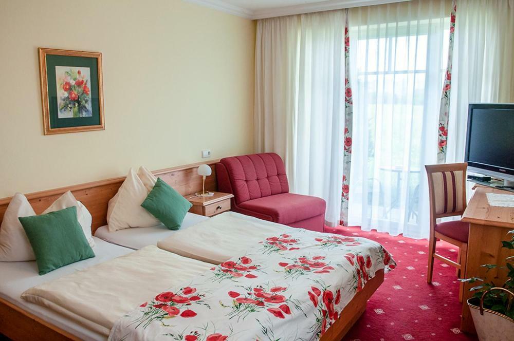 Pension Hiesel-Villa Untersbergblick Anthering Luaran gambar