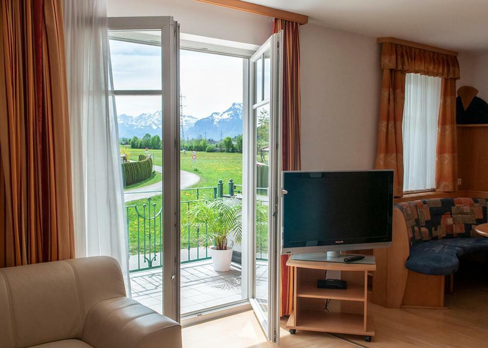Pension Hiesel-Villa Untersbergblick Anthering Luaran gambar