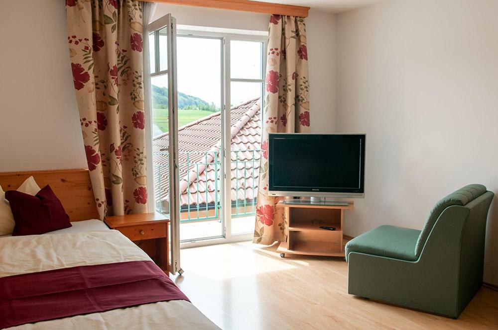 Pension Hiesel-Villa Untersbergblick Anthering Luaran gambar
