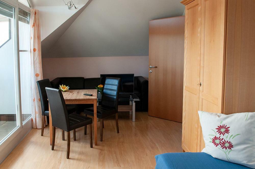 Pension Hiesel-Villa Untersbergblick Anthering Luaran gambar