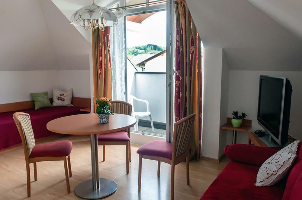 Pension Hiesel-Villa Untersbergblick Anthering Luaran gambar